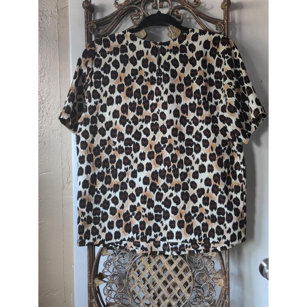 Ship n Shore Petites Leopard Print Short Sleeve Blouse Brown Tan‎ Crew Neck Top